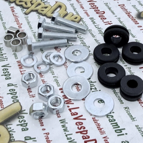 Kit complet de vis, écrous, rondelles, 4 silentblocs et 4 entretoises pour la fixation du garde-boue arrière pour PIAGGIO 50 CIAO ro 174968 174969