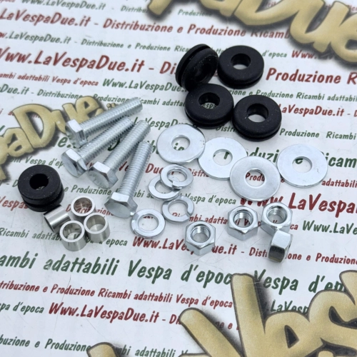 Kit complet de vis, écrous, rondelles, 4 silentblocs et 4 entretoises pour la fixation du garde-boue arrière pour PIAGGIO 50 CIAO ro 174968 174969