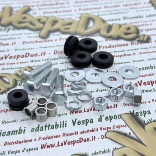 Kit complet de vis, écrous, rondelles, 4 silentblocs et 4 entretoises pour la fixation du garde-boue arrière pour PIAGGIO 50 CIAO ro 174968 174969