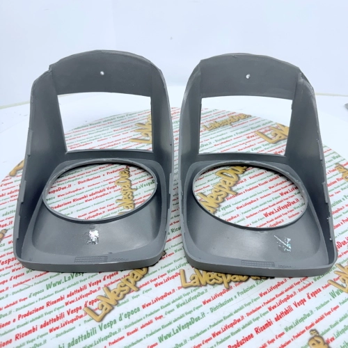 Pair of headlight seat masks right and left headlight holder APE 220 MP P 501 P 601 400 CLASSIC ro 119692 1821535 155213 182153 616901 119725 1821525 155212 182152 616900 kit set