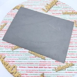 Feuille de matière première M0138 235 x 335 x 1,6 mm composée d'un noyau en acier dentelé et d'un matériau souple sans amiante contenant des fibres résistantes à la chaleur, du graphite et des élastomères liants, utilisée sur les motos Vespa Ape et Lambre