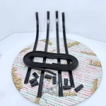 Jeu de baguettes de marchepied noires semi-brillantes pour VESPA PK S 50 PK 125 ro 154669, complètes en aluminium souple avec baguettes et embouts noirs.
