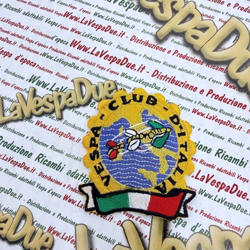 Gestickter Aufnäher VESPA CLUB D'ITALIA Miniatur ro 610059M, Durchmesser ca. 77 mm, Höhe 85 mm, zum Aufnähen auf Jacken, Hemden oder Accessoires