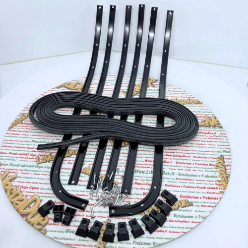 Set of semi-gloss black footboard strips for VESPA 125 150 SUPER GTR GT TS SPRINT VELOCE 180 200 RALLY ro 610233M complete in soft aluminum with black strips and tips