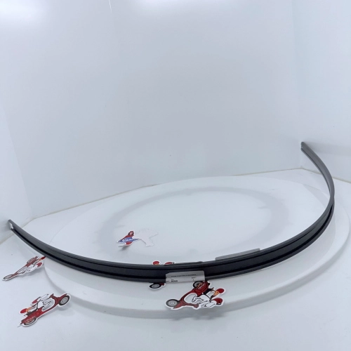 Frame trim edge for APE 200 220 400 420 MP P501 P601 MP 601 CLASSIC CALESSINO from 1978 onwards ro 190393 B024645 frame joint cover Gasket