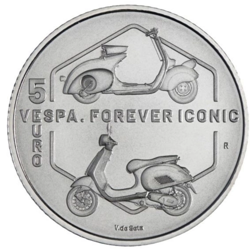 Pièce de 5 euros en argent 925, commémorant le 80e anniversaire de la Vespa (série limitée à 5 000 exemplaires). Pièce de collection en argent, avec l'inscription « VESPA 98 de 1946 » et « VESPA PRIMAVERA FOREVER ICONIC ». V.de Soie